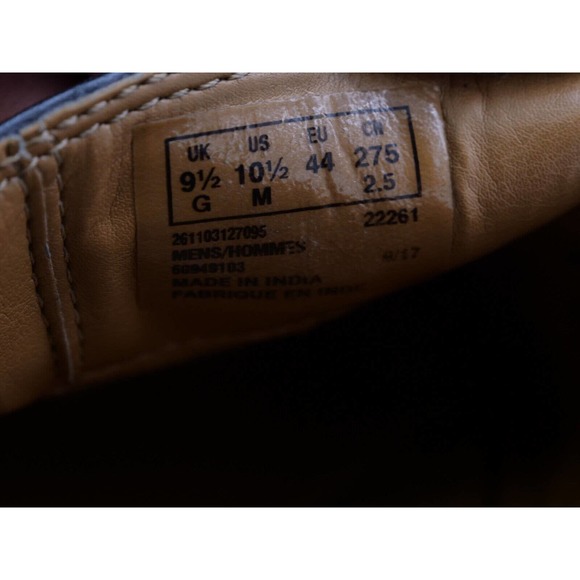 Clarks Shoes Mens 10.5 Black Leather Loafers Apron Toe Slip On Comfort Cushioned - Picture 9 of 10